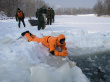 Оказание помощи пострадавшему, провалившемуся под лед