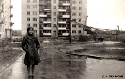 Участник фотоконкурса: Ольга Разинкова. На фото: Дома №№2, 7 1-го квартала,9 мая 1976 год.