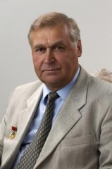 Связан с городом  судьбой 