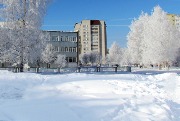 Вид на школу №2 и на дом №32 1 -го квартала