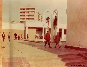 Участник фотоконкурса: Николай Владимирович Ковбасюк (фото из архива военных строителей). Внутренний дворик Общественно - торгового центра, 1980-е гг.